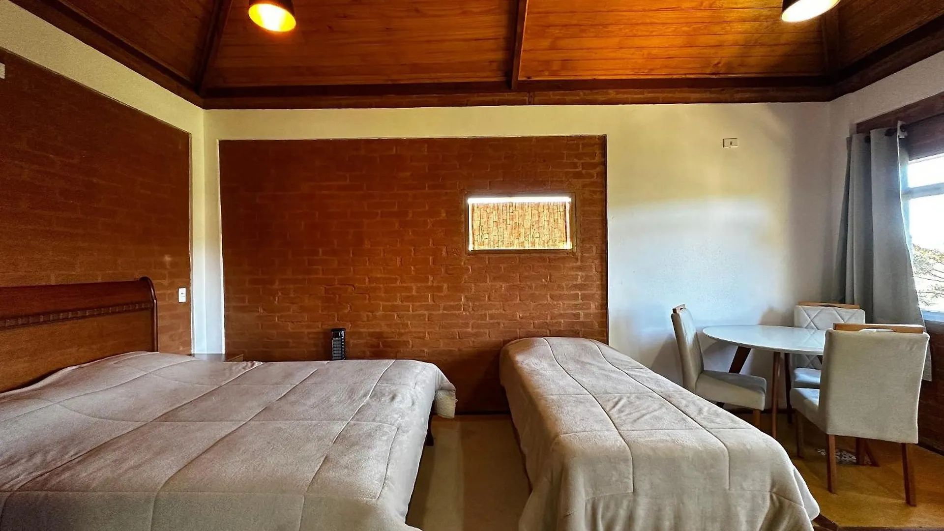 Suites Saint Louis - Conforto Do Lado Do Centro Turistico Campos do Jordão 0*,  ブラジル