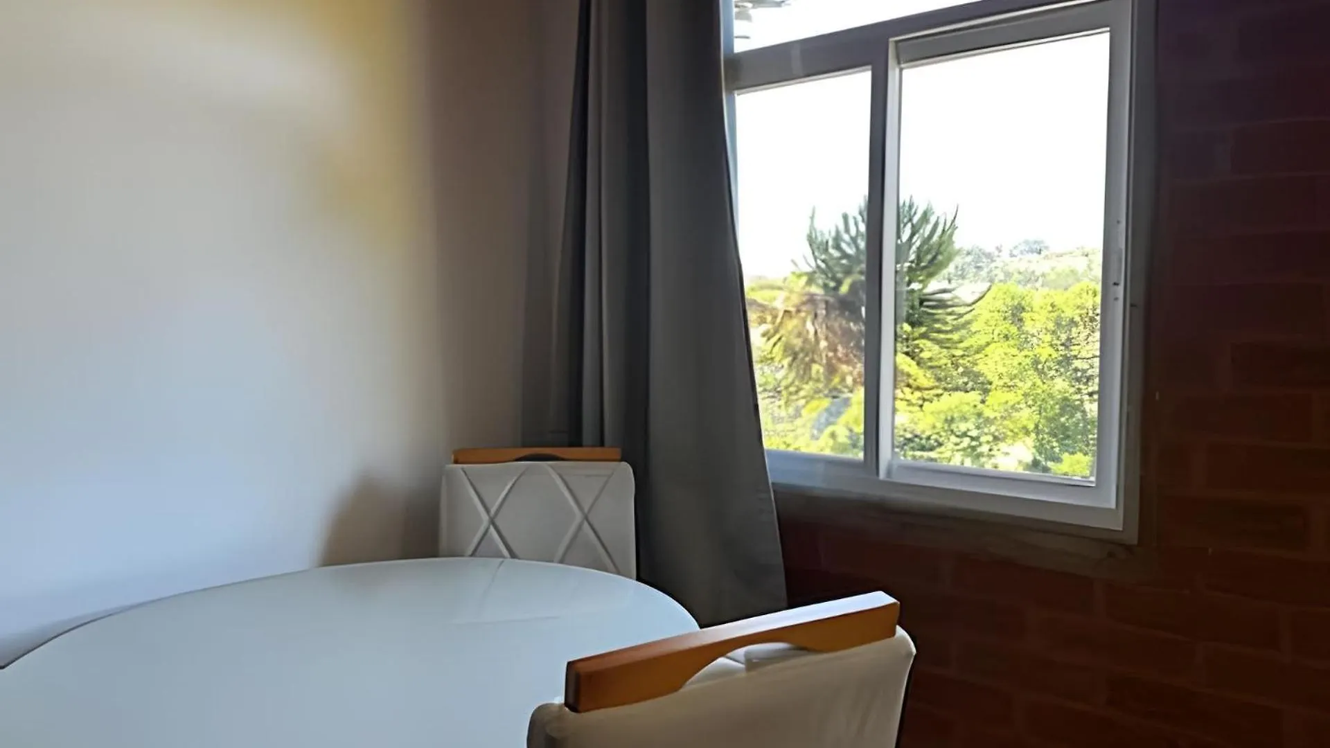 Suites Saint Louis - Conforto Do Lado Do Centro Turistico Campos do Jordão Apartment